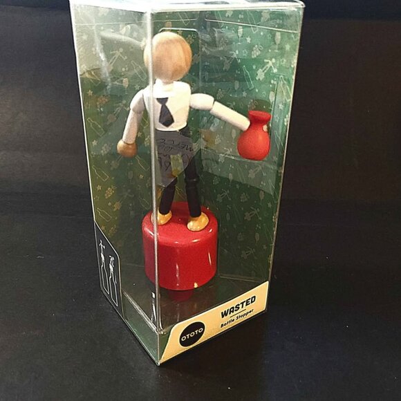 Wasted Bottle Stopper by the brand OTOTO - Picture 1 of 7